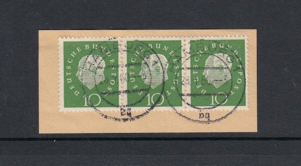 BRD Mi-Nr. 303 als waagerechte 3er Einheit gestempelt auf Briefstück